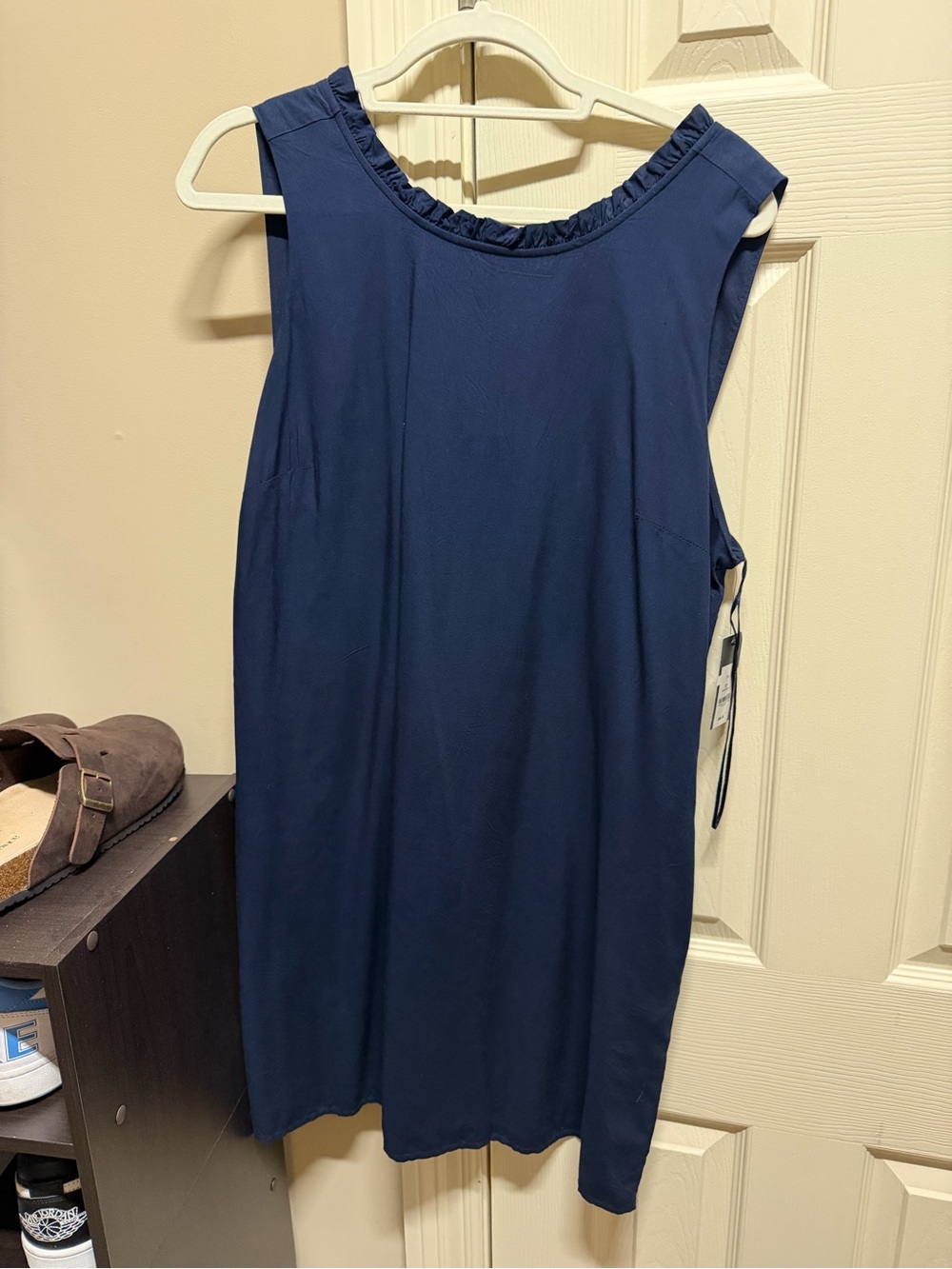 crown & ivy Navy Sleeveless Ruffle-Edge Shift Dress